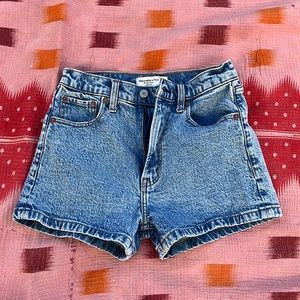 Abercrombie and Fitch-The Mom Short High Rise